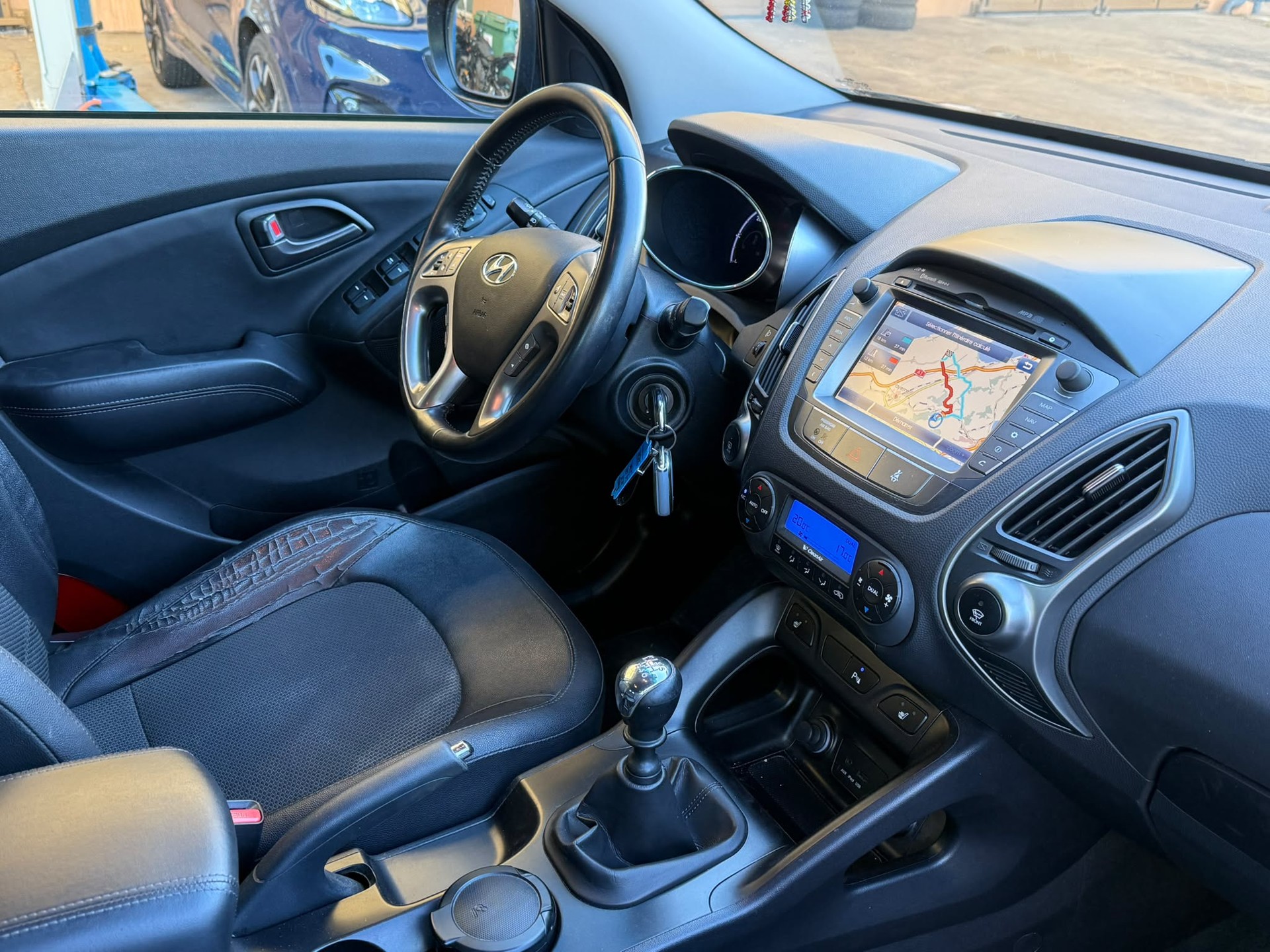 HYUNDAI iX 35 2.0 CRDi Style 4WD-image-11