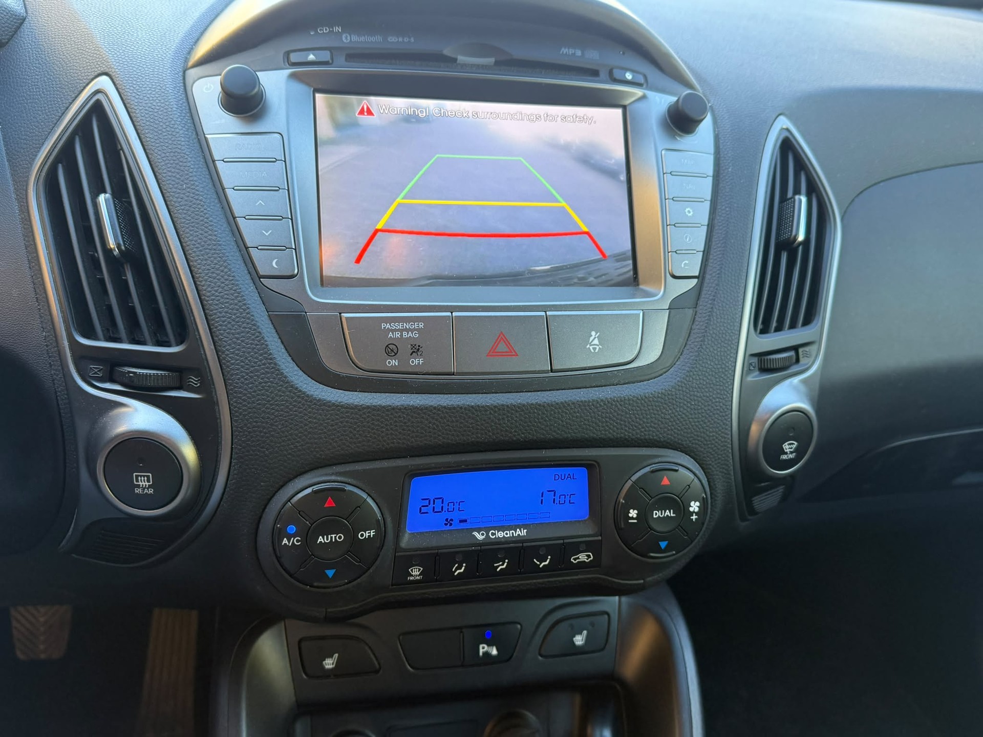 HYUNDAI iX 35 2.0 CRDi Style 4WD-image-8