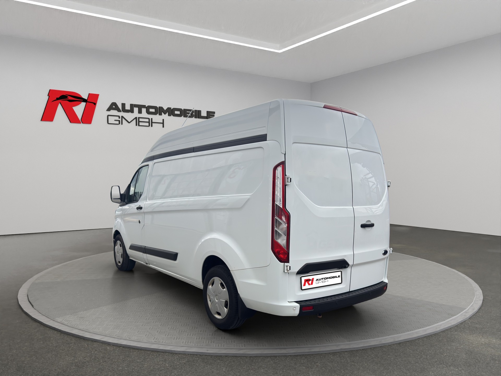 FORD Transit Custom Van 320 L2H1 Limited A-image-12