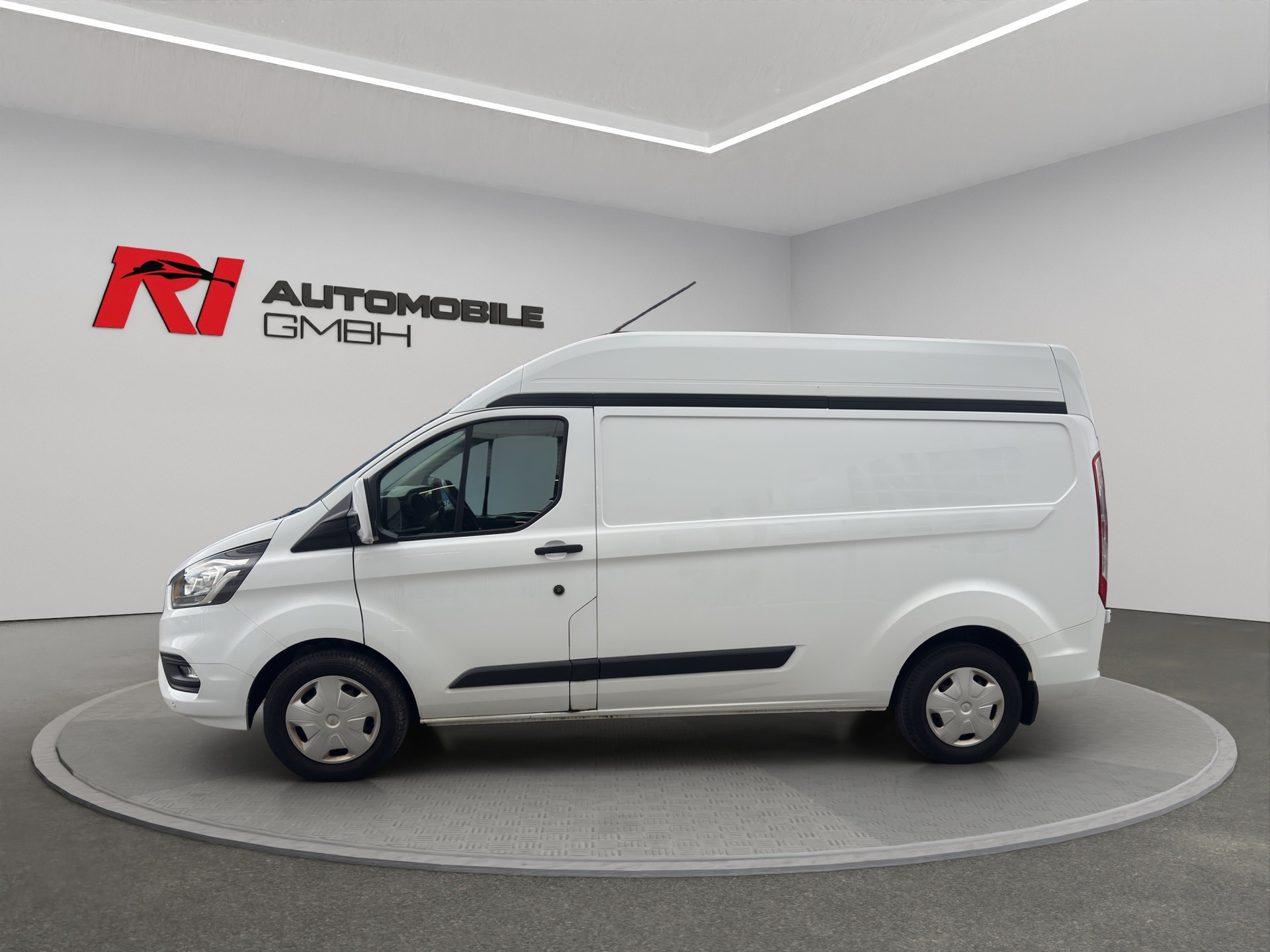 FORD Transit Custom Van 320 L2H1 Limited A-image-3