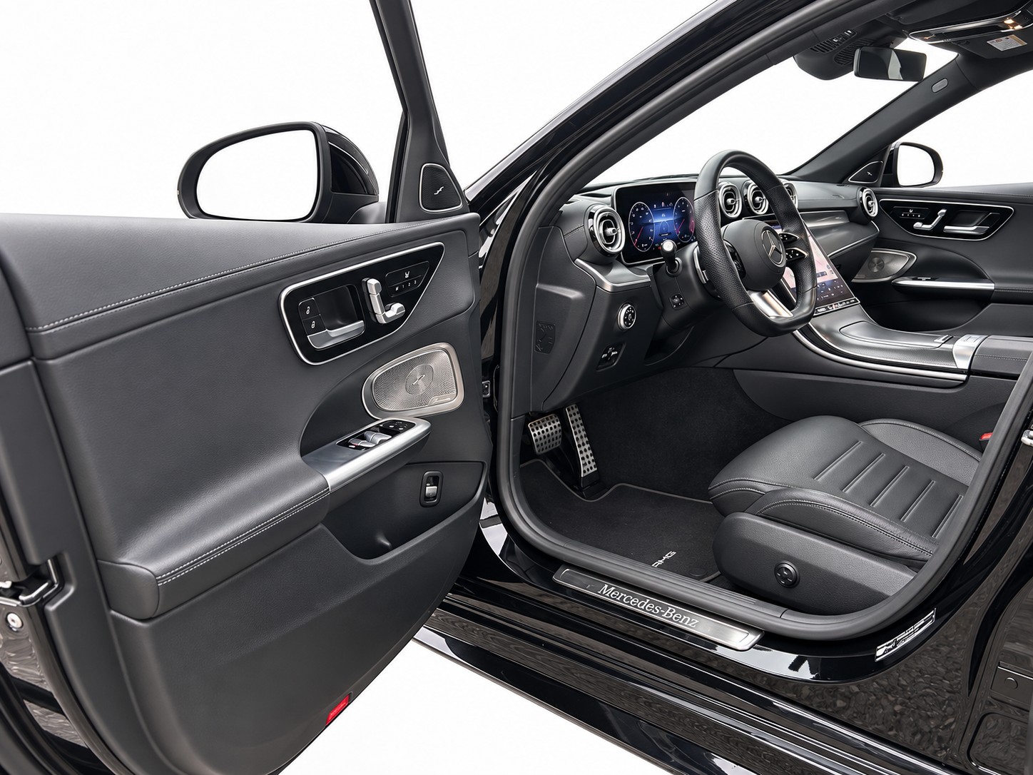 MERCEDES-BENZ C 300 AMG Line 4matic * Panorama * Pack Sport Black * Fahrassistenz Plus CH FAHRZEUG *-image-15