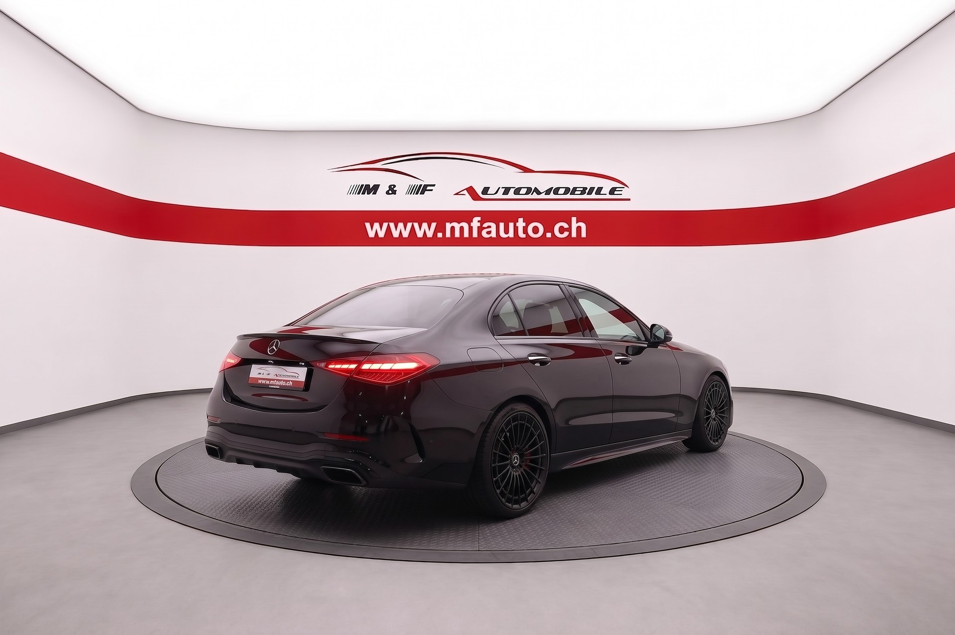 MERCEDES-BENZ C 300 AMG Line 4matic * Panorama * Pack Sport Black * Fahrassistenz Plus CH FAHRZEUG *-image-5