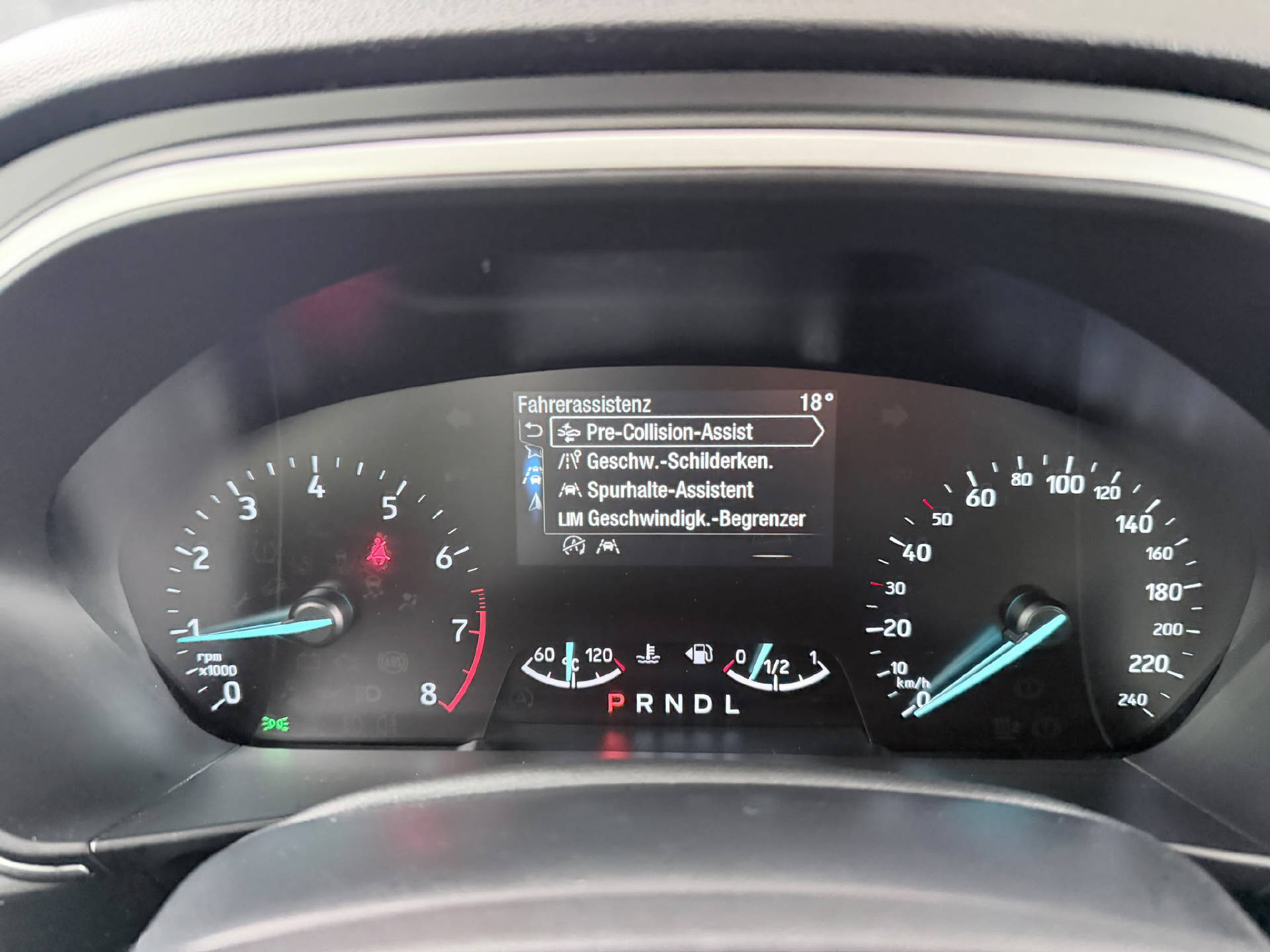 FORD Focus Station Wagon 1.5i EcoB SCTi 150 Cool & Connect-image-9