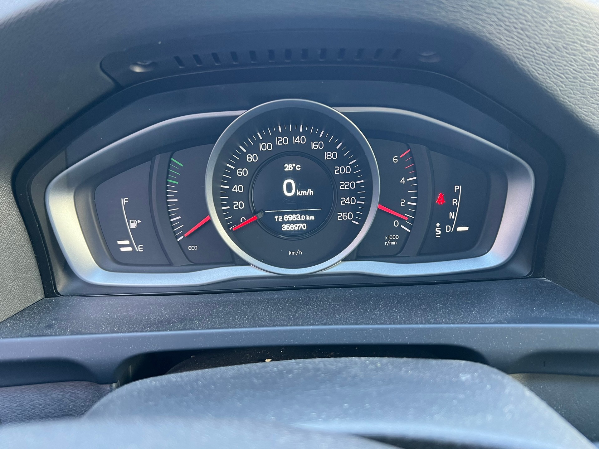 VOLVO V60 D4 AWD Husky Edition Geartronic-image-6