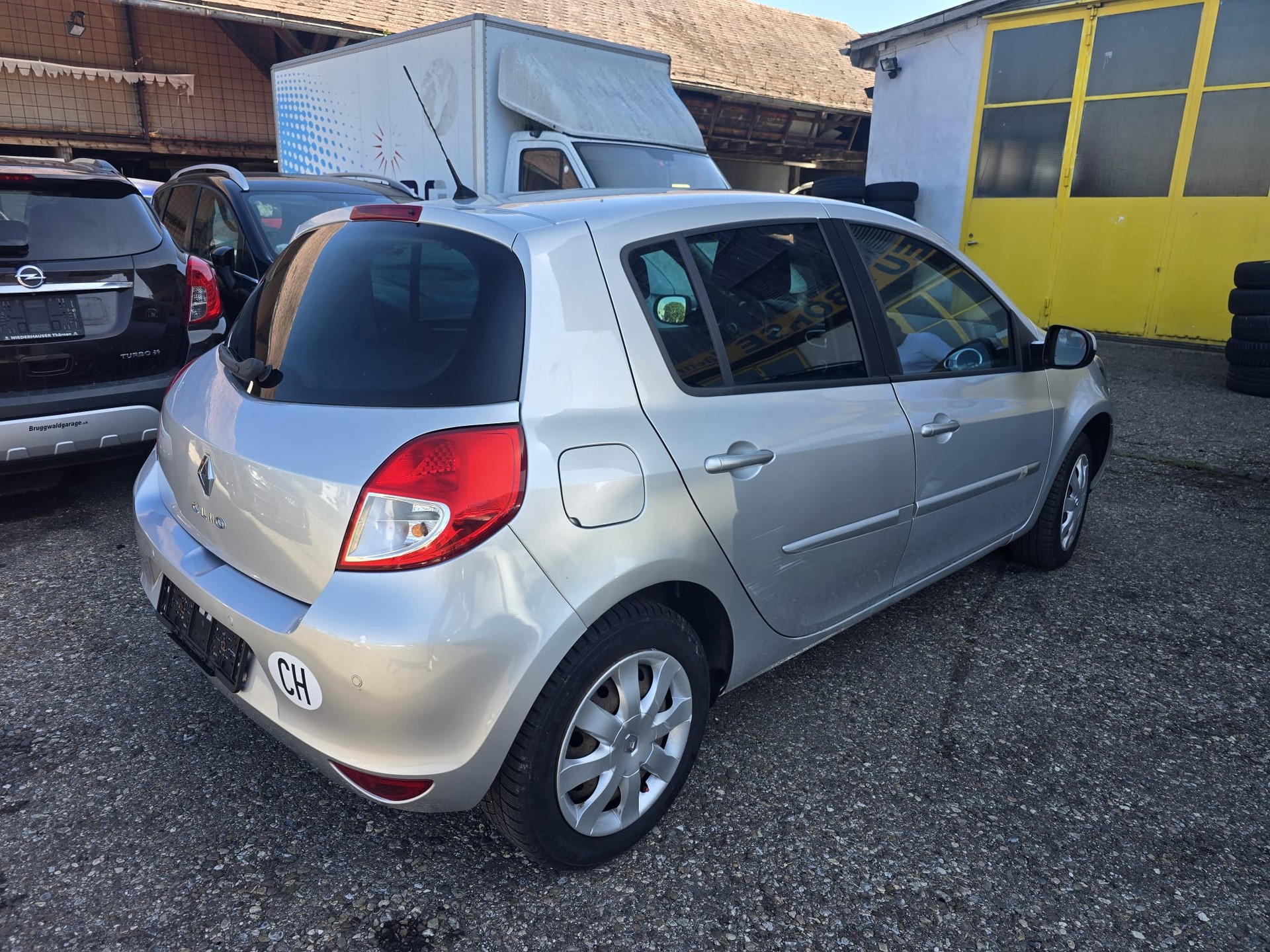 RENAULT Clio 1.6 16V Dynamique-image-3