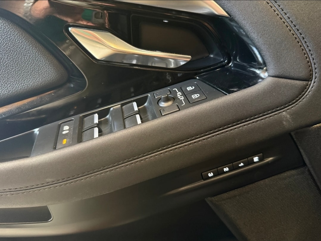 LAND ROVER Range Rover Evoque P 300e SE AT8-image-13
