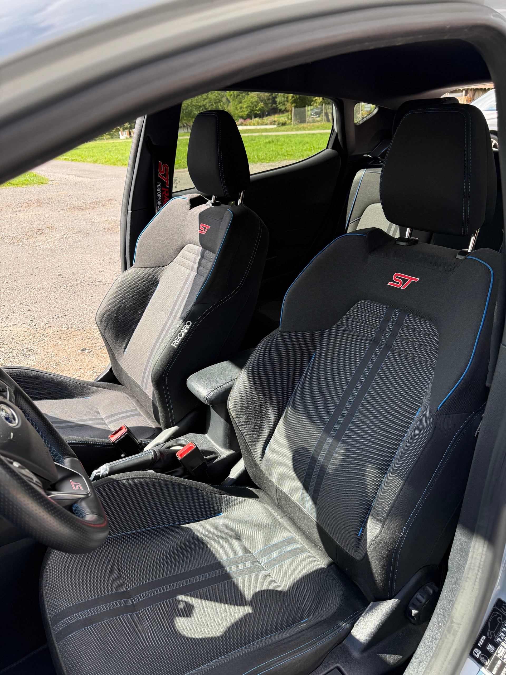 FORD 1.5 EcoB ST Pack Styling-image-3