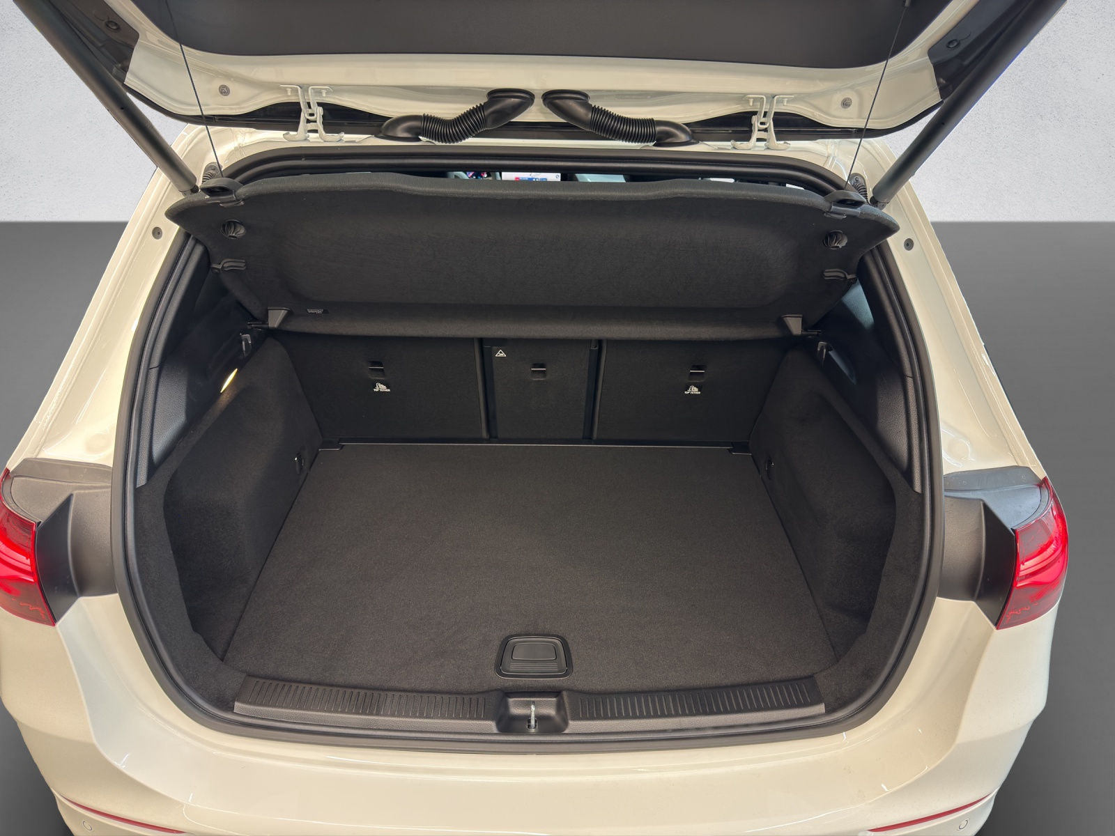 MERCEDES-BENZ B 250 AMG Line 4Matic-image-7