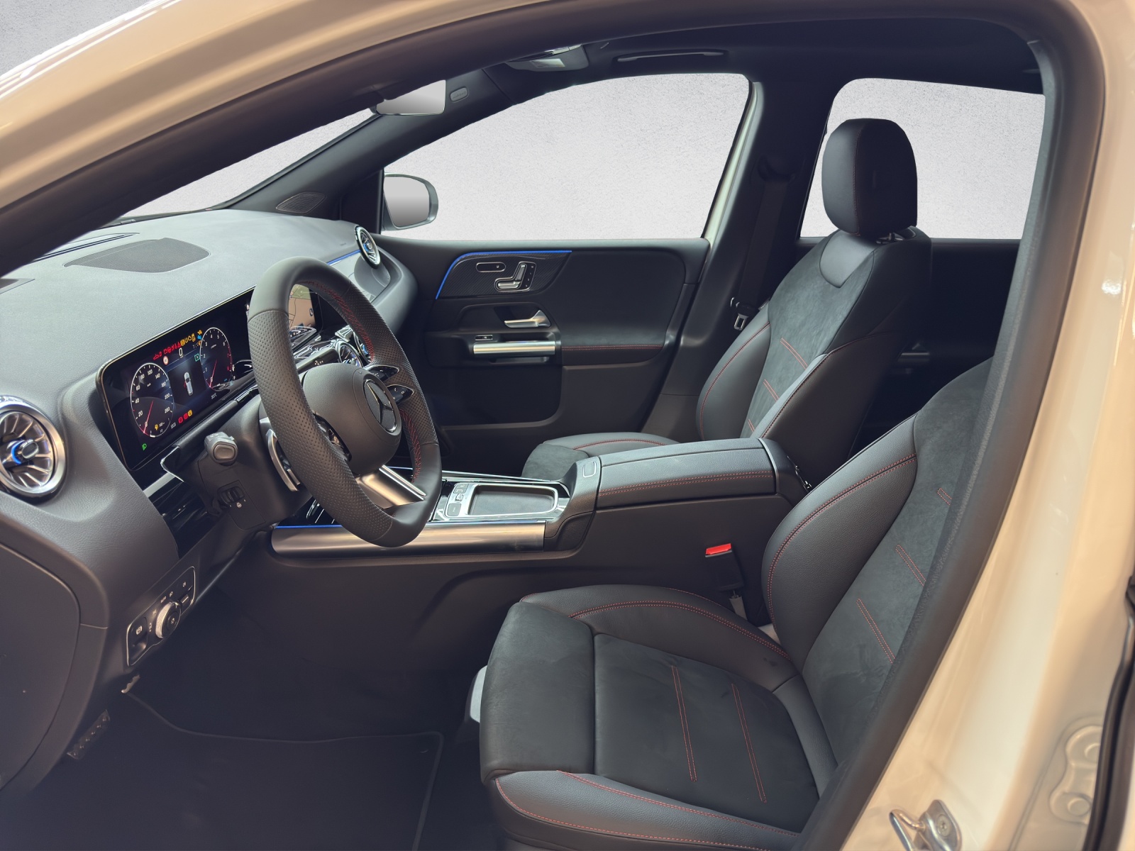 MERCEDES-BENZ B 250 AMG Line 4Matic-image-9