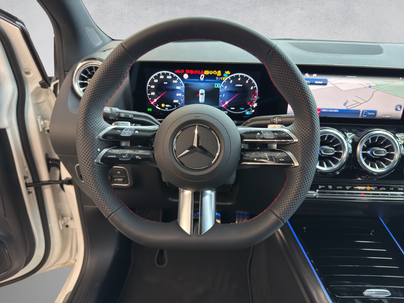 MERCEDES-BENZ B 250 AMG Line 4Matic-image-11