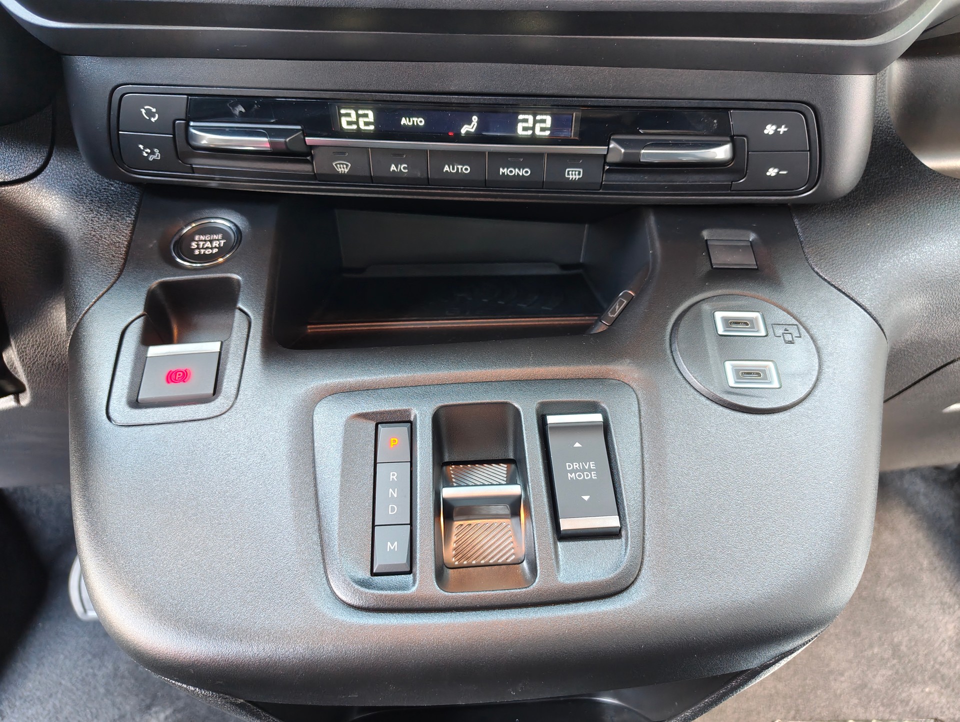 FIAT DOBLO-image-9