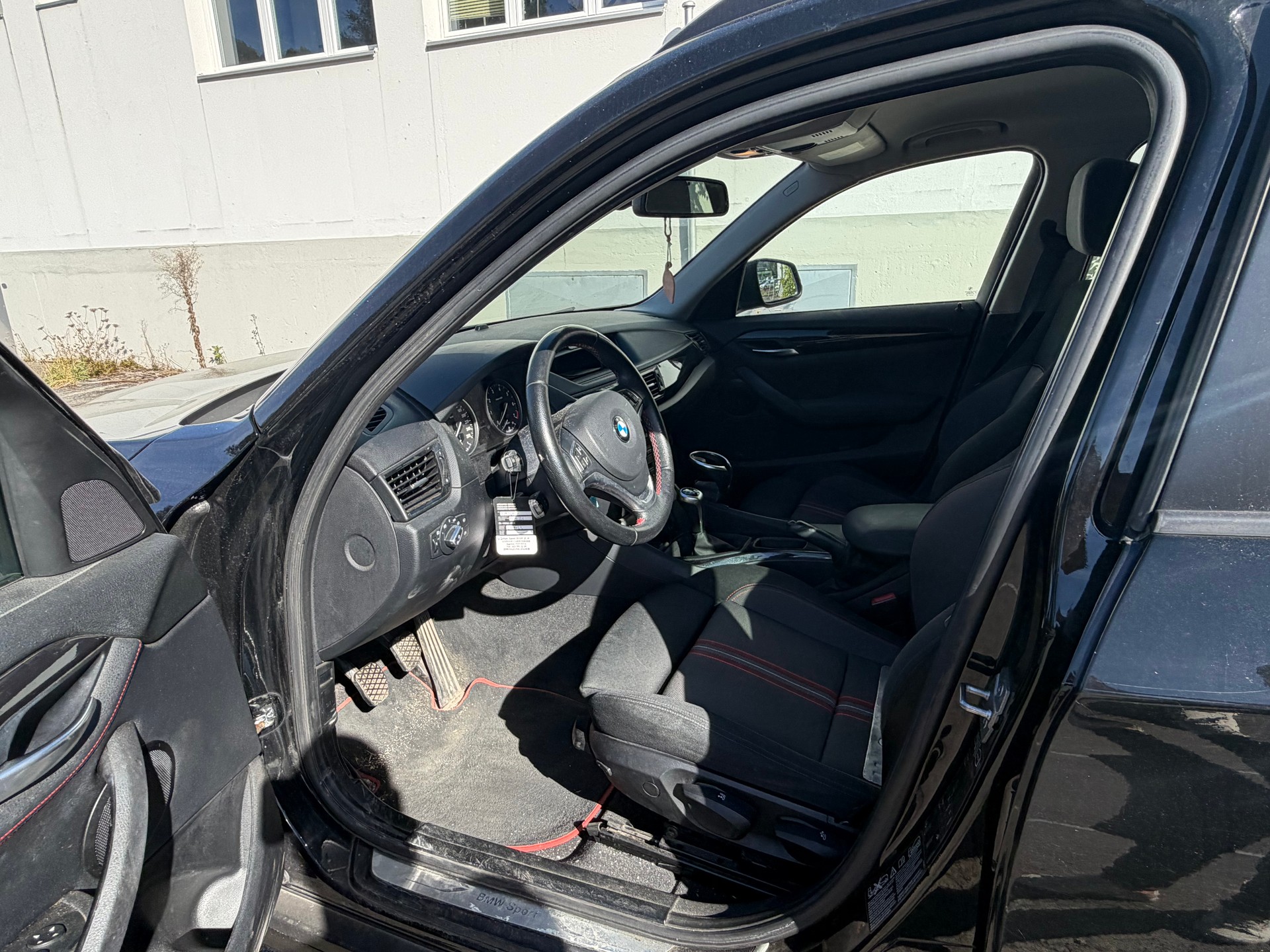 BMW X1 xDrive 20i-image-2