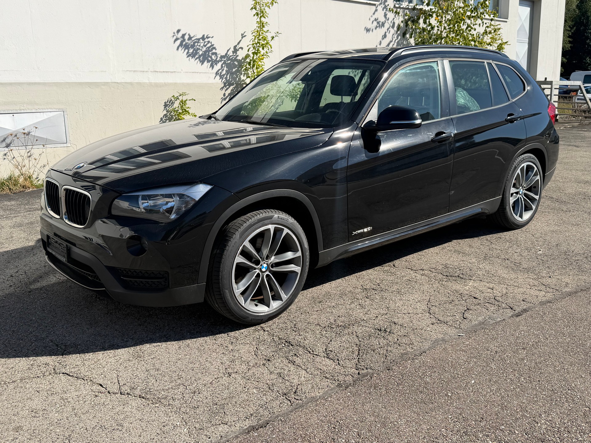 BMW X1 xDrive 20i-image-0