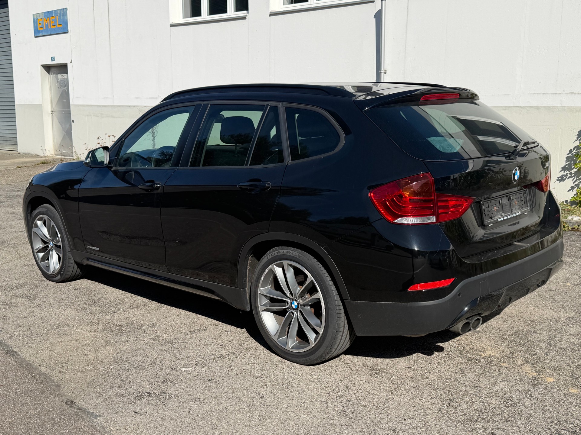 BMW X1 xDrive 20i-image-1