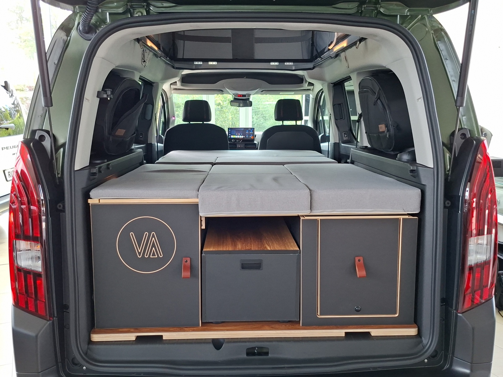 PEUGEOT Vanderer one Rifter Long 1.5 BlueHDi 130 Allure-image-12