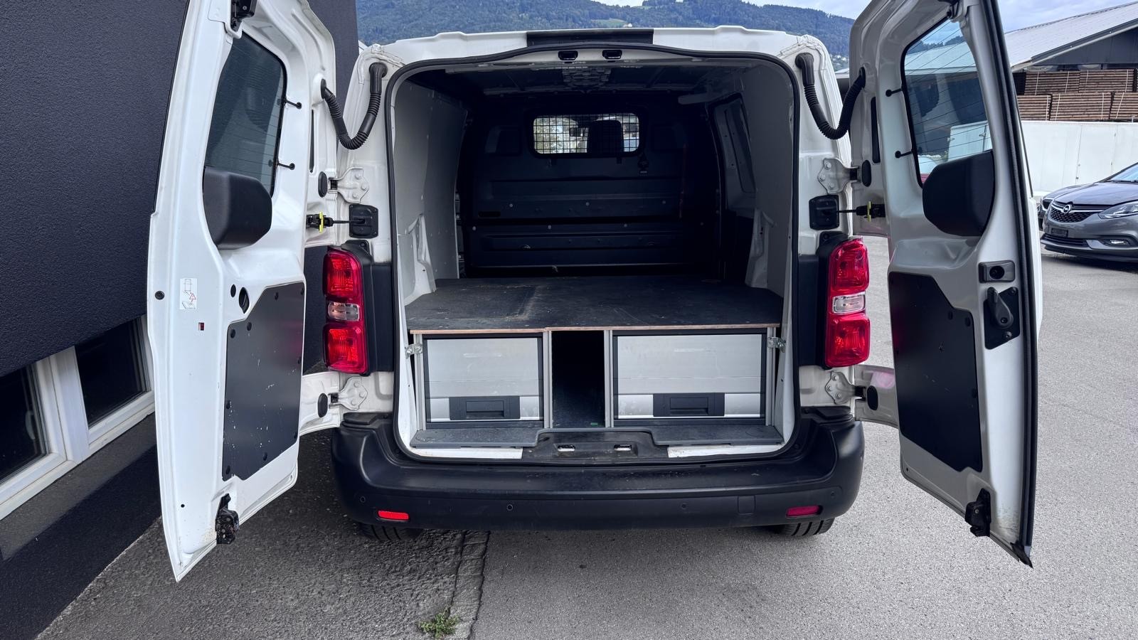 OPEL Vivaro Cargo 2.0 CDTI Essentia s/s M EH 4x4 mit Achse +130mm-image-5