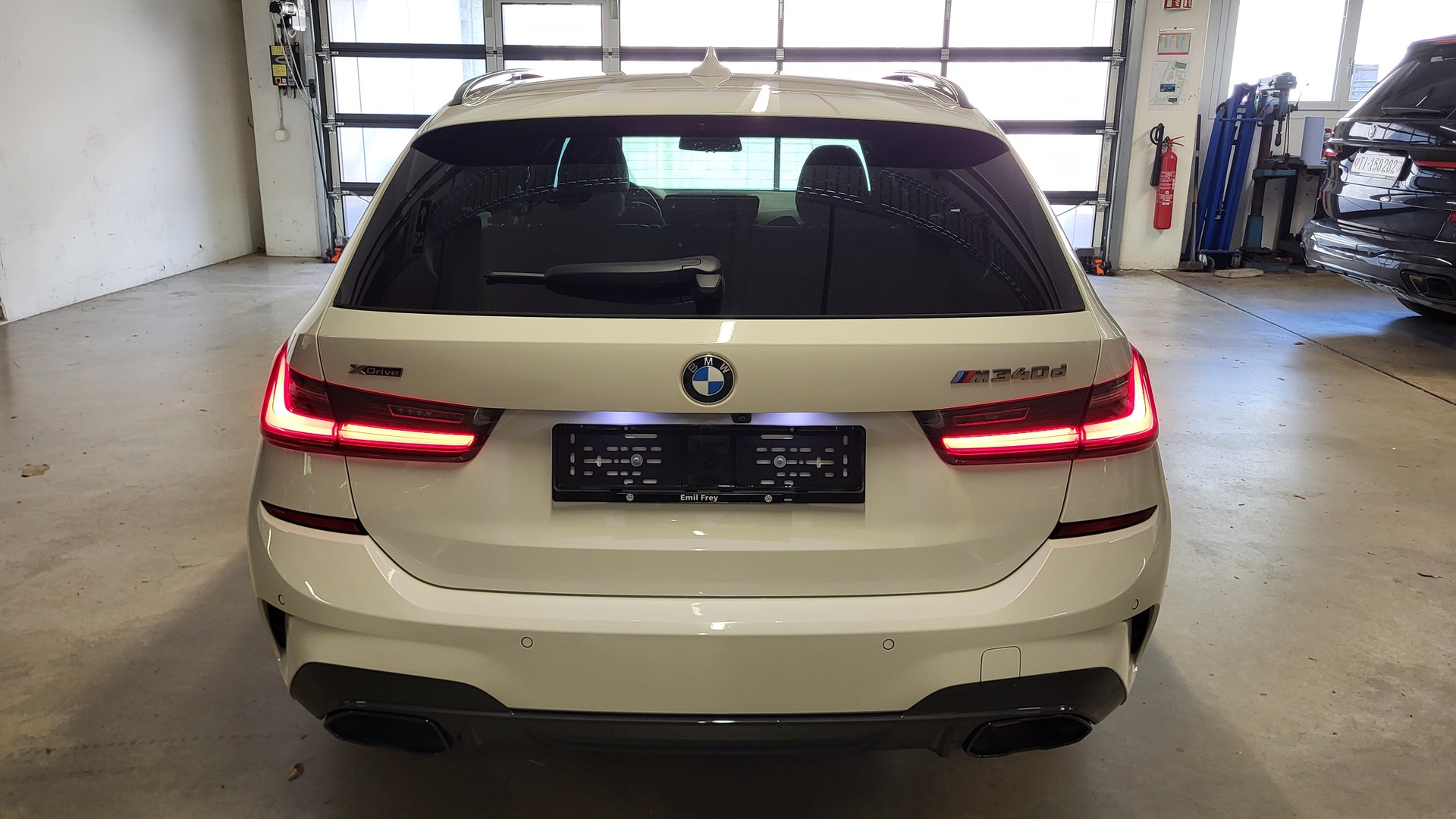 BMW M340d xDrive-image-2