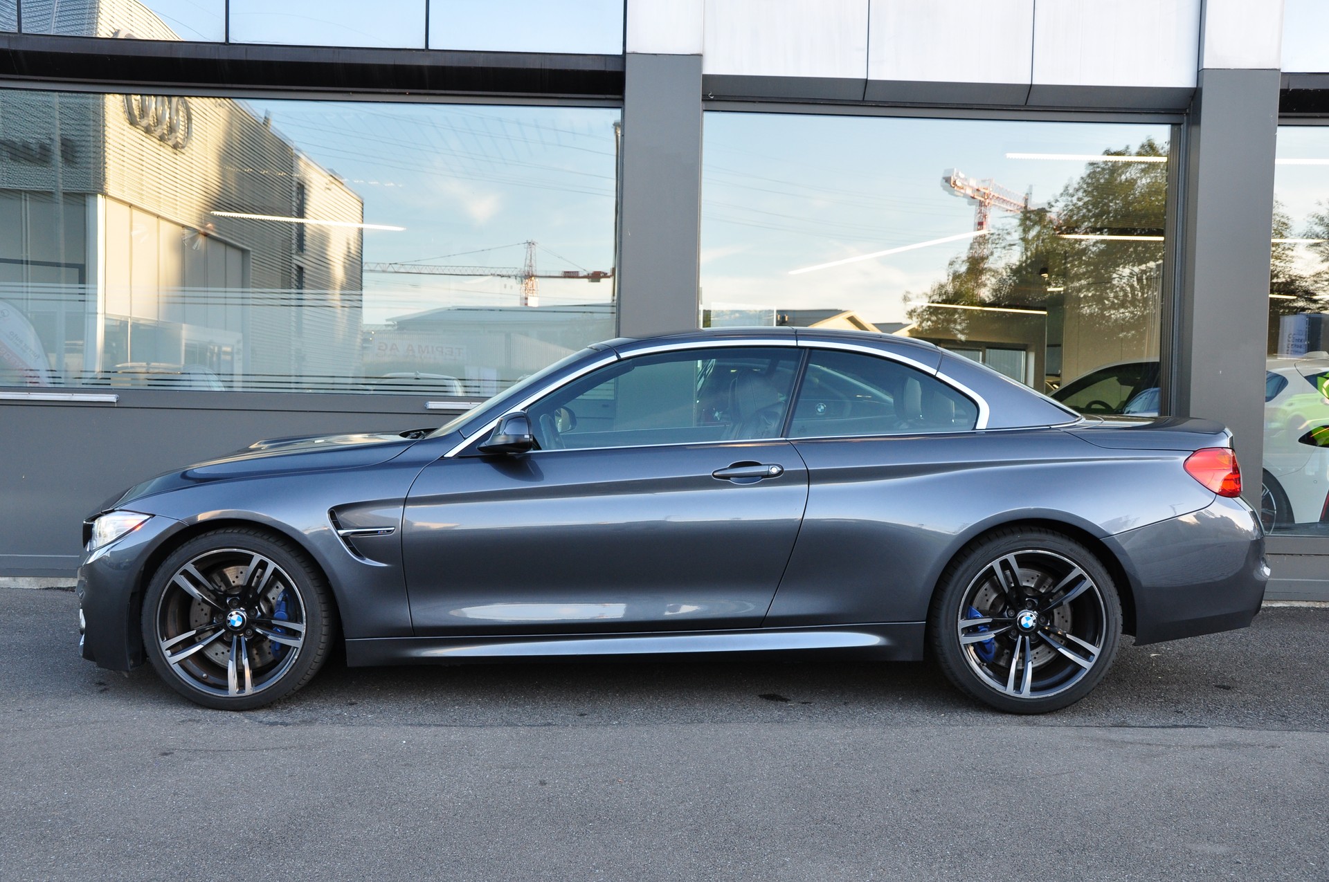 BMW M4 Cabriolet DKG-image-3