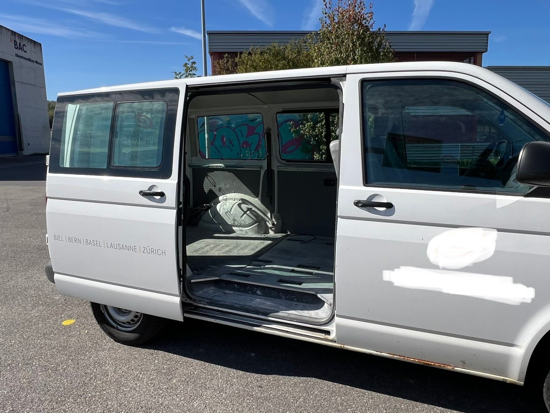 VW T5 2.0 TDI-image-9