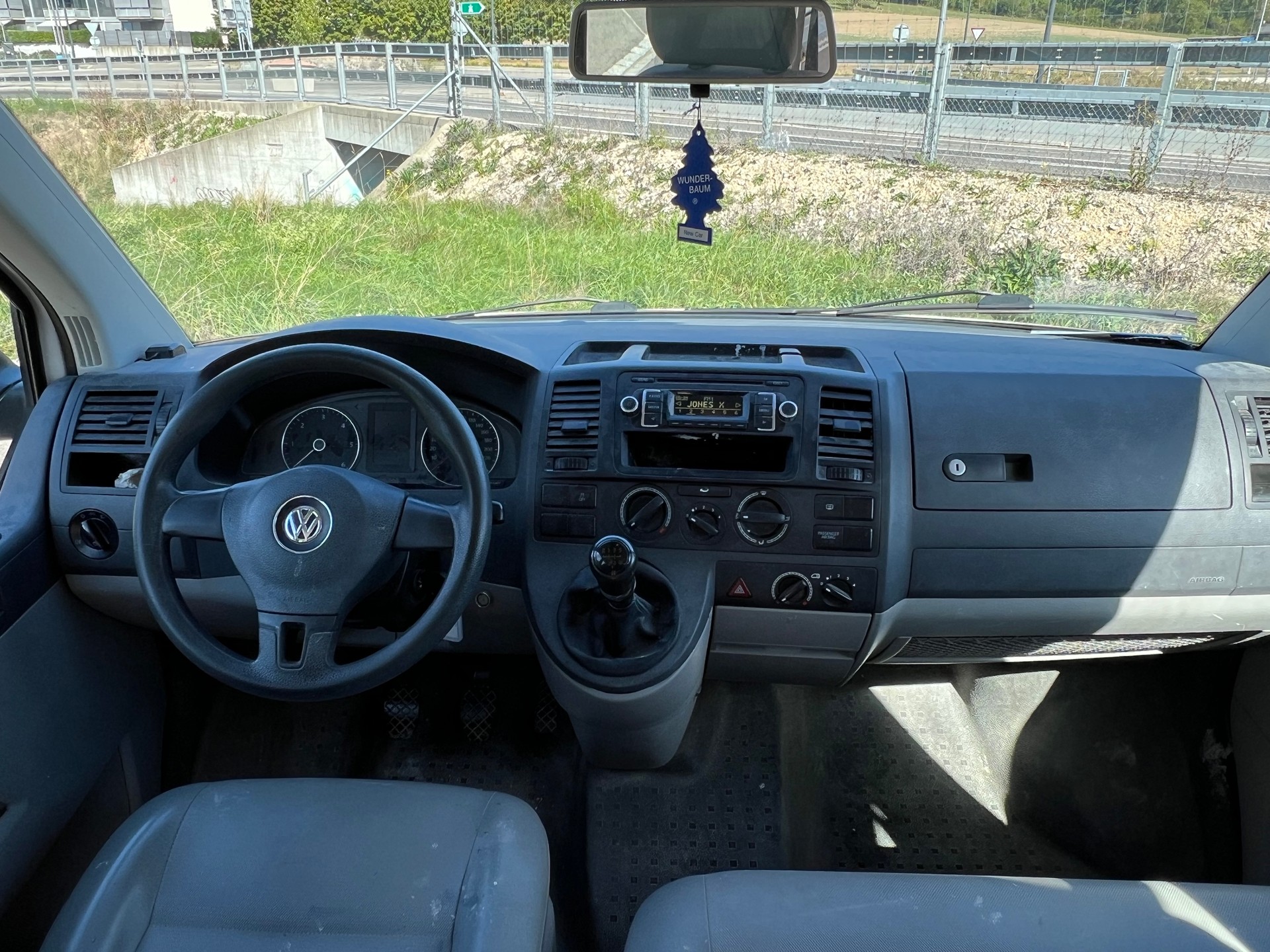 VW T5 2.0 TDI-image-6