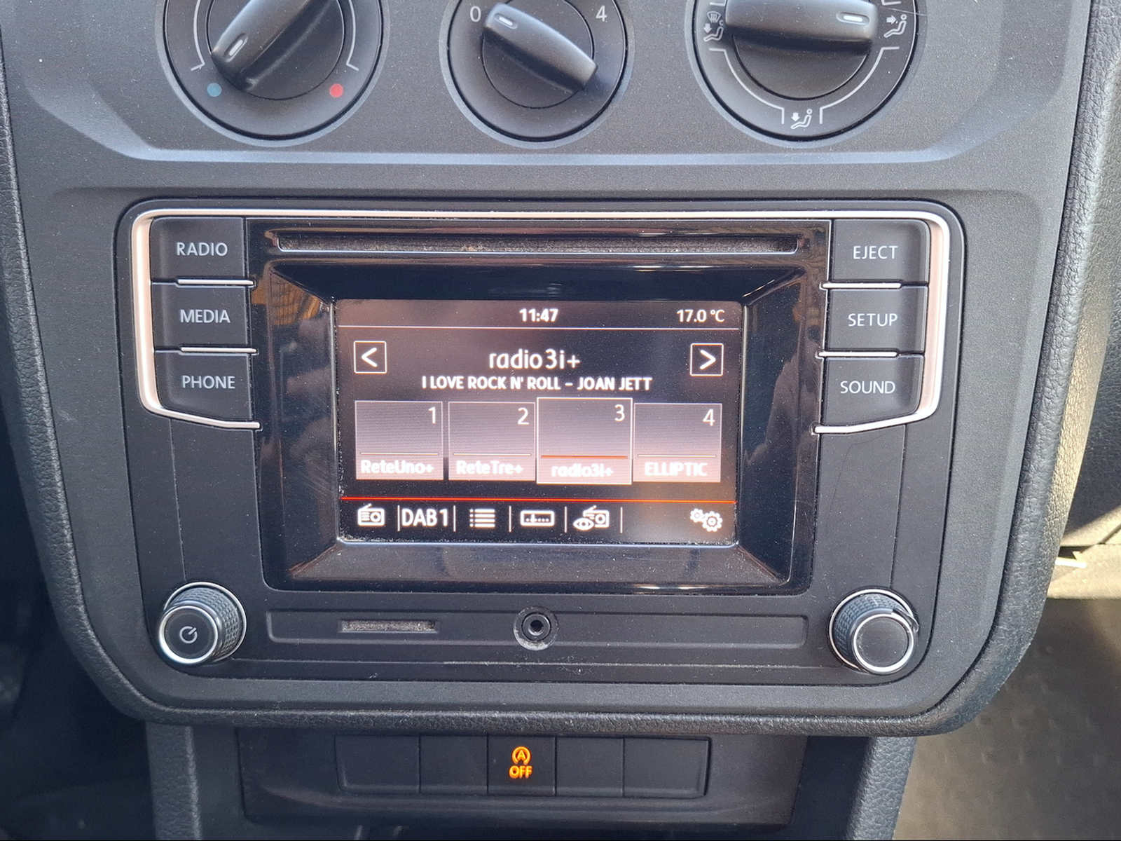 VW Caddy Maxi 1.0TSI BlueMotion Technology-image-15