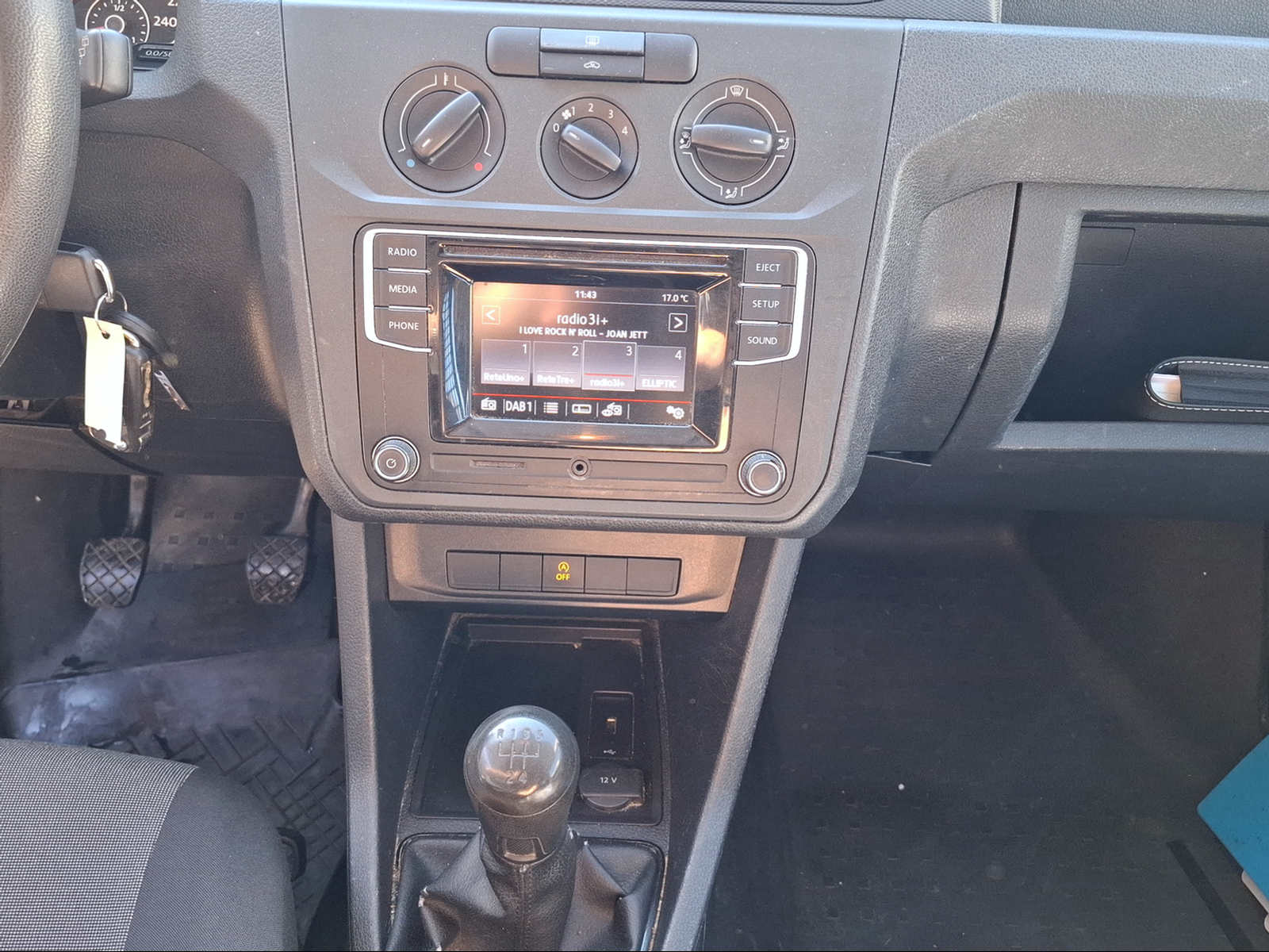 VW Caddy Maxi 1.0TSI BlueMotion Technology-image-10