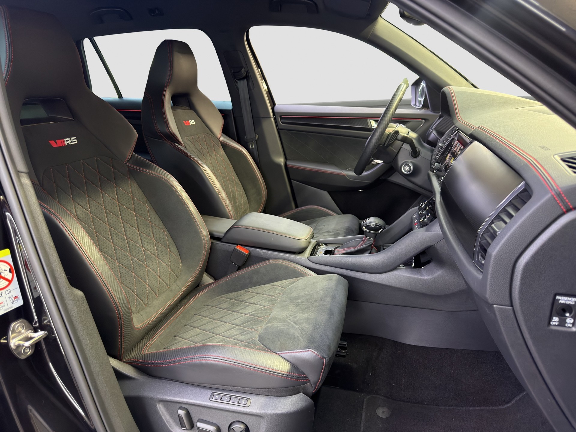SKODA Kodiaq 2.0 TSI 4x4 RS-image-13