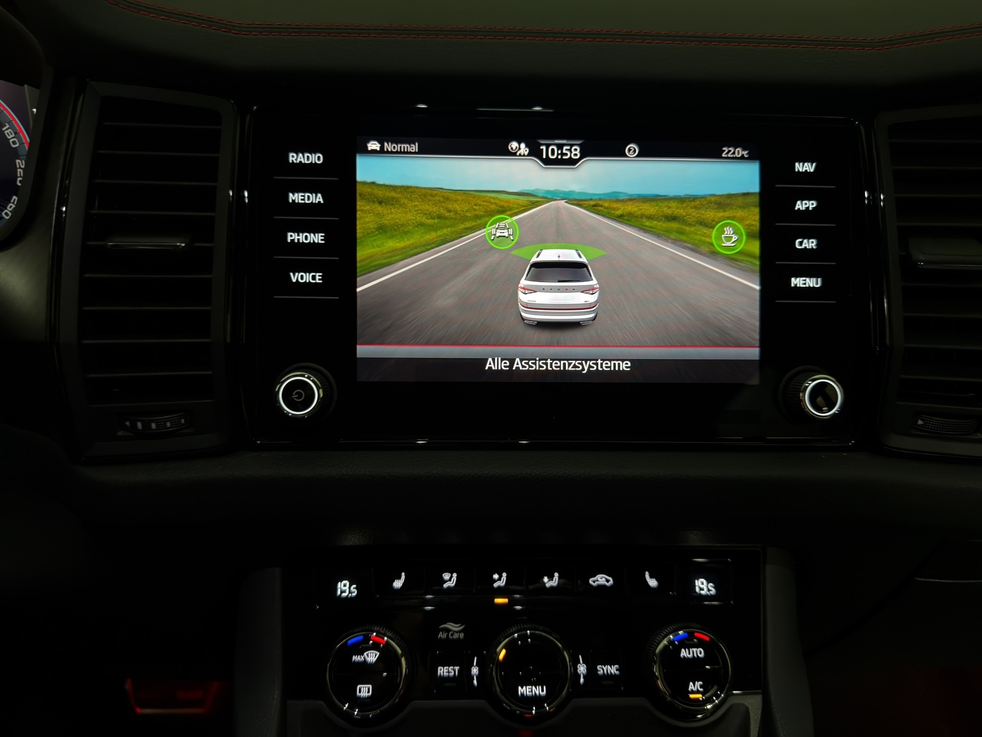 SKODA Kodiaq 2.0 TSI 4x4 RS-image-24