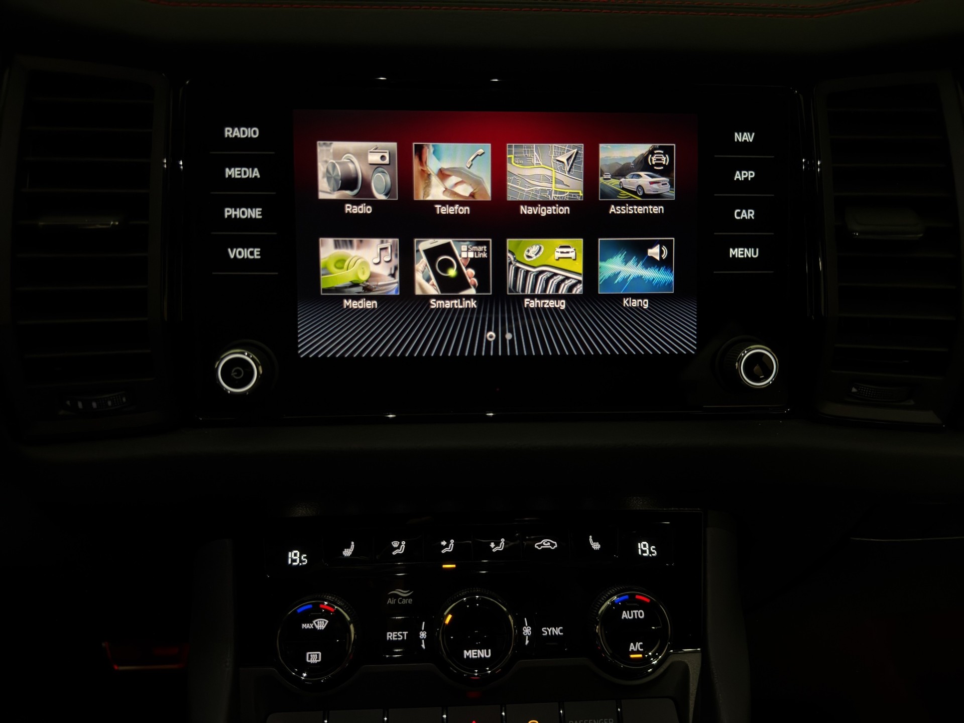 SKODA Kodiaq 2.0 TSI 4x4 RS-image-16