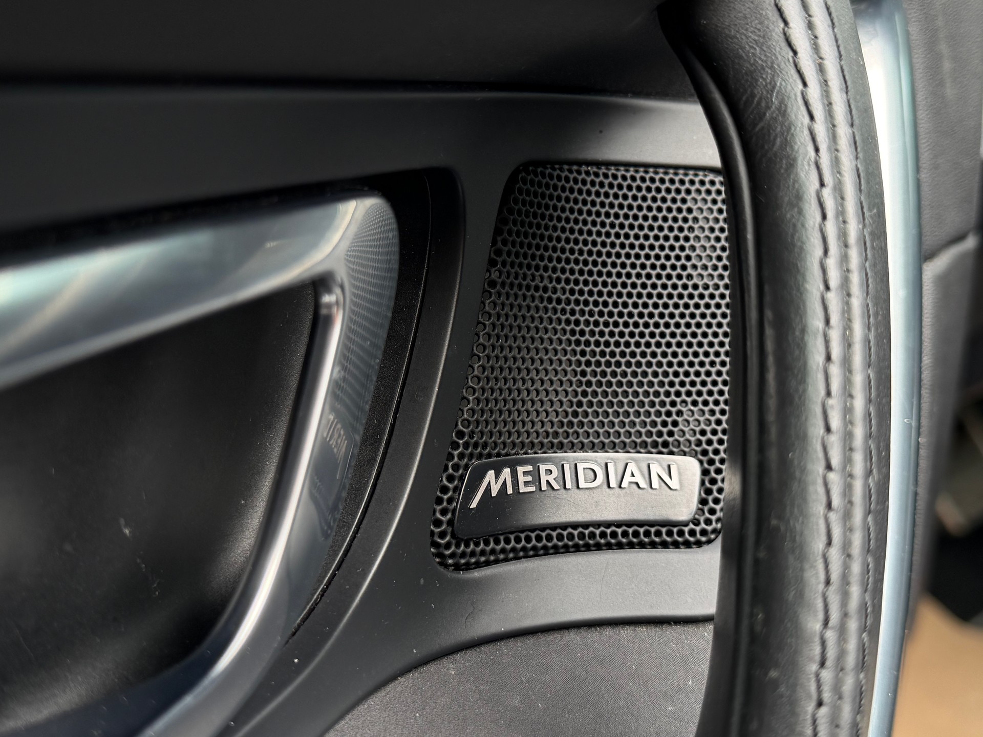 LAND ROVER Discovery Sport 2.0 Si4 HSE Luxury AT9-image-23