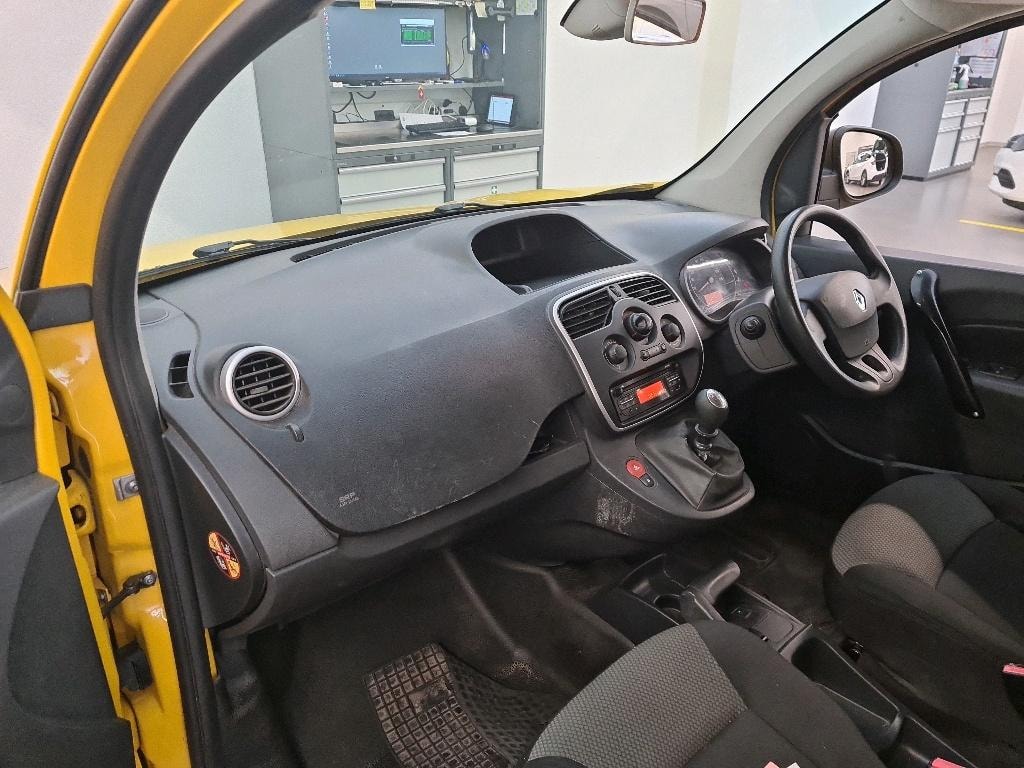 RENAULT Kangoo Maxi dCi 115 ENERGY Business ** Frisch ab MFK und Service ** CH Auto ** 1. Hand ** Klimaanlage **-image-5