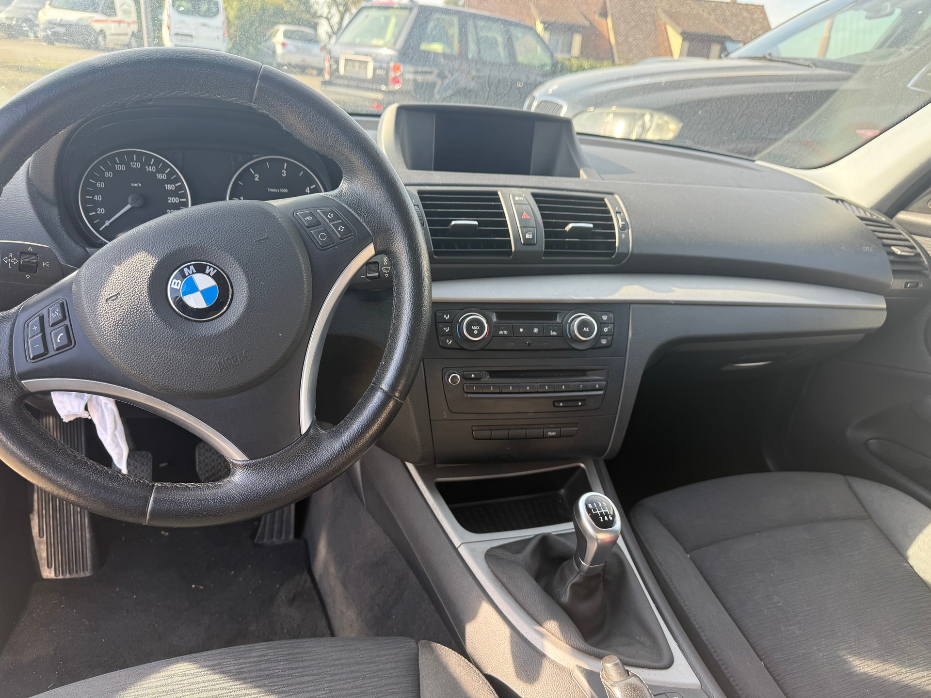 BMW 118d-image-10