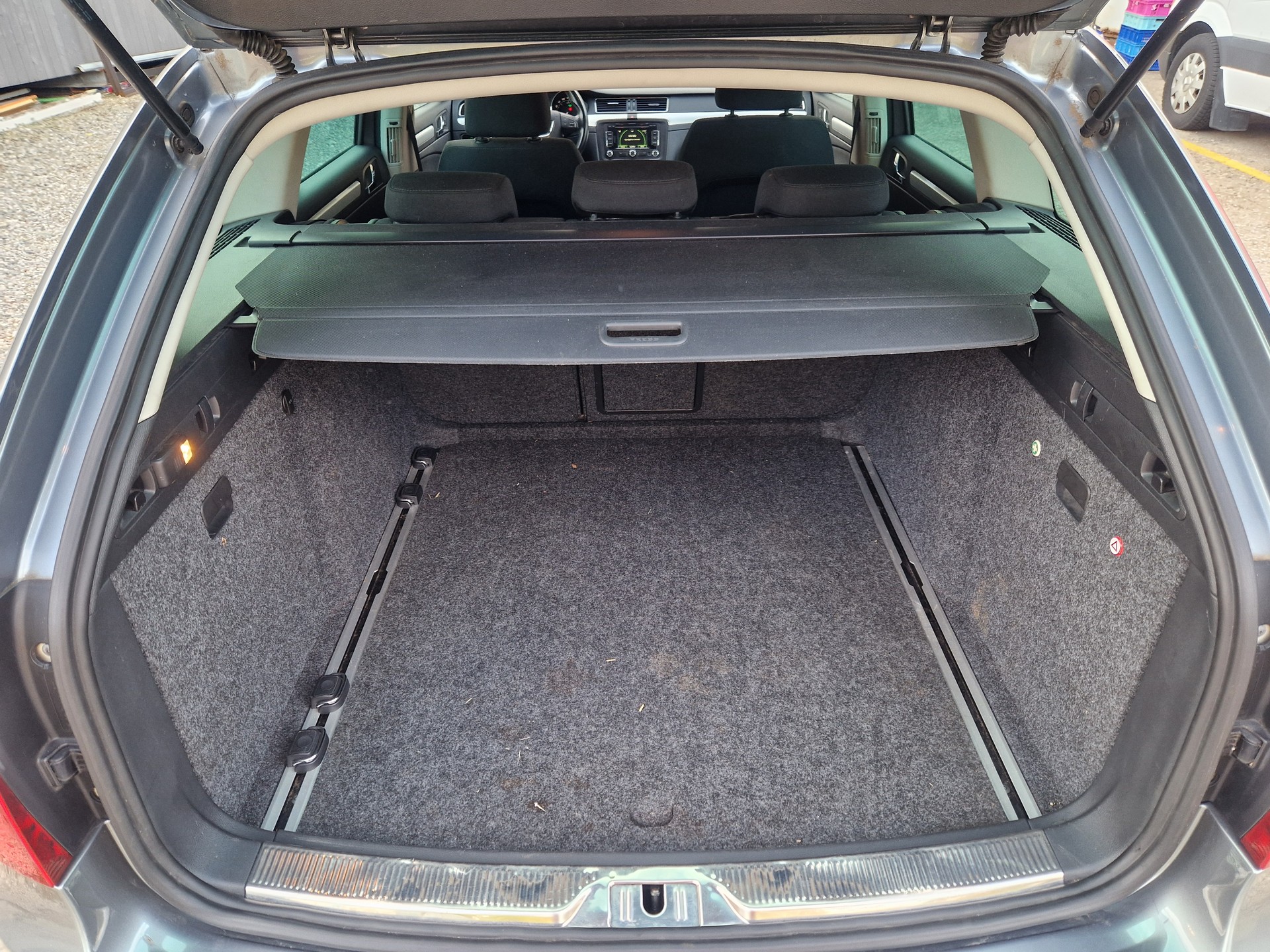 SKODA 2.0 TDI-image-9