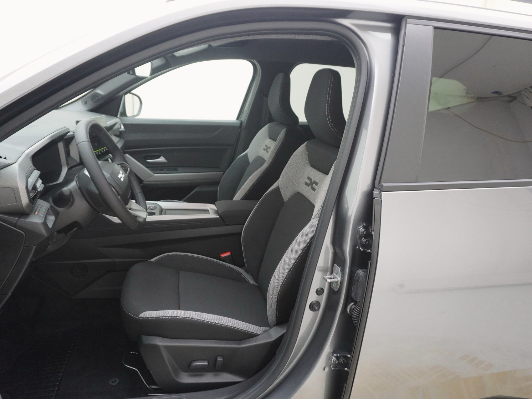DACIA Bigster 1.2 Hybrid Journey 4x4-image-8
