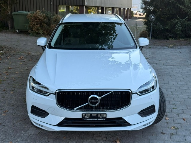 VOLVO XC60 B4 Diesel Mild Hybrid AWD Momentum Geartronic-image-1
