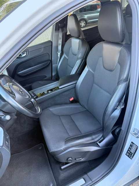 VOLVO XC60 B4 Diesel Mild Hybrid AWD Momentum Geartronic-image-8