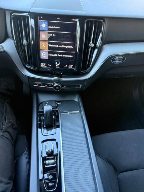 VOLVO XC60 B4 Diesel Mild Hybrid AWD Momentum Geartronic-image-11