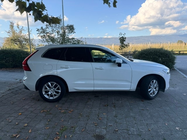VOLVO XC60 B4 Diesel Mild Hybrid AWD Momentum Geartronic-image-7