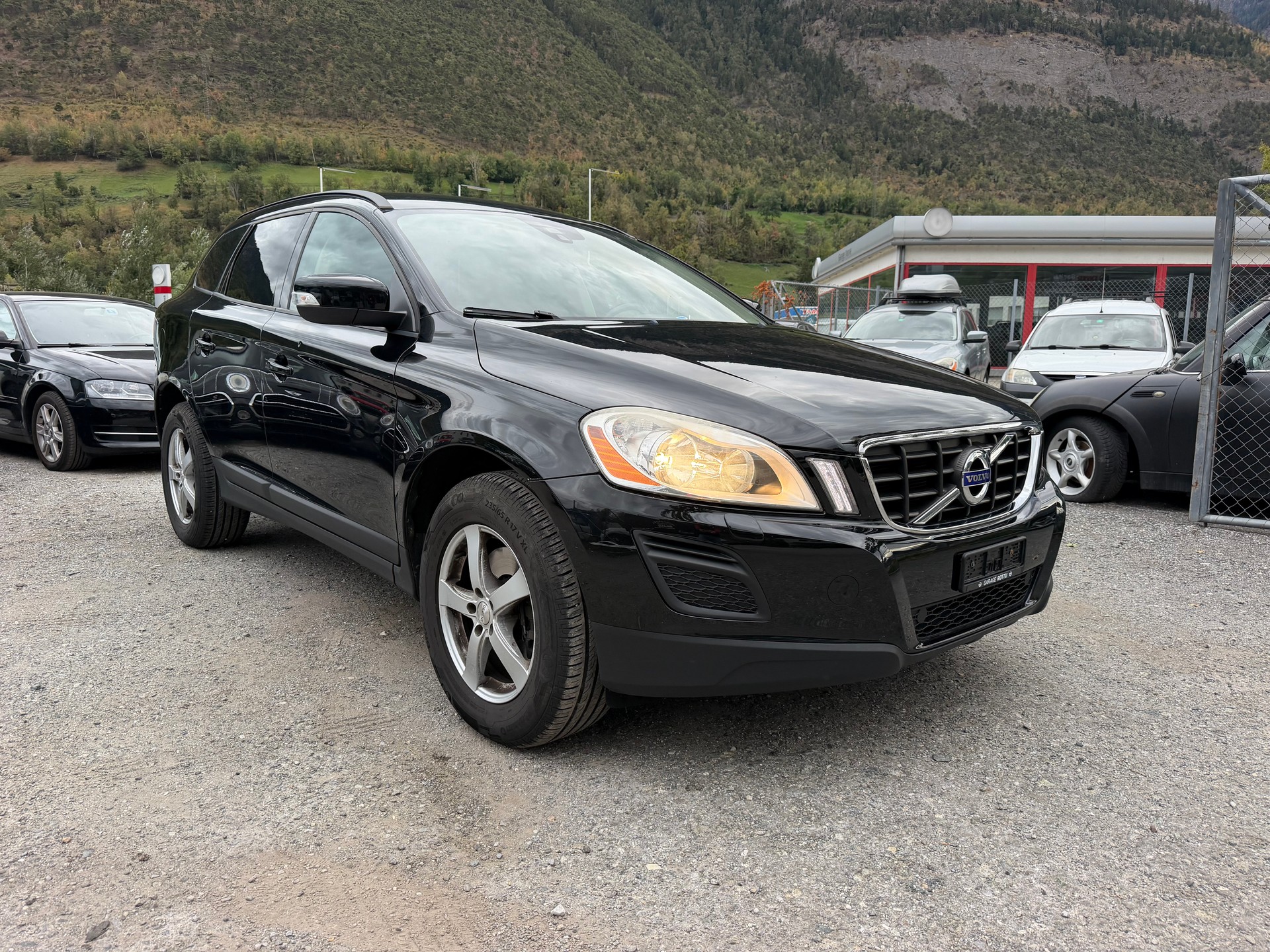 VOLVO XC60 D5 AWD Kinetic-showroom-element-3