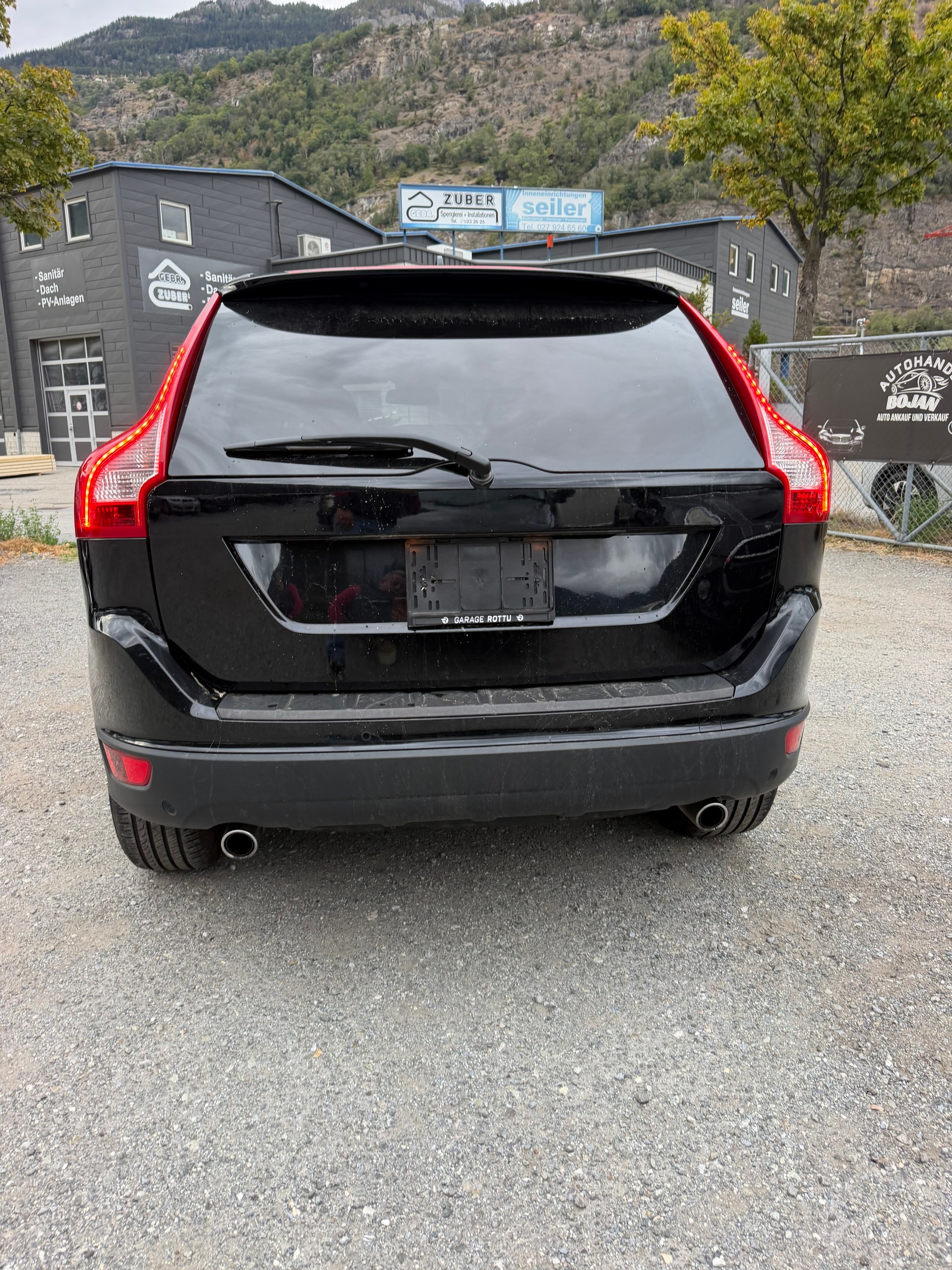 VOLVO XC60 D5 AWD Kinetic-image-6