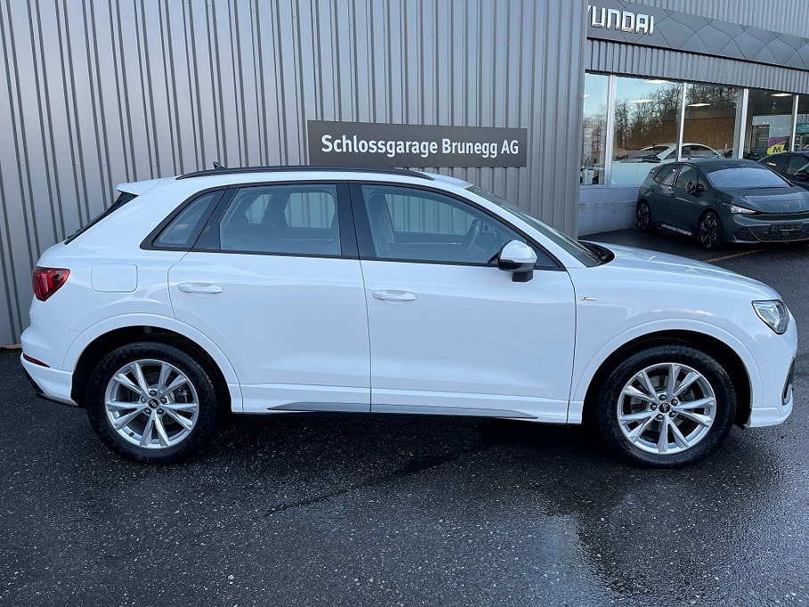 AUDI Q3 35 TDI S line Attraction quattro S-tronic-image-1
