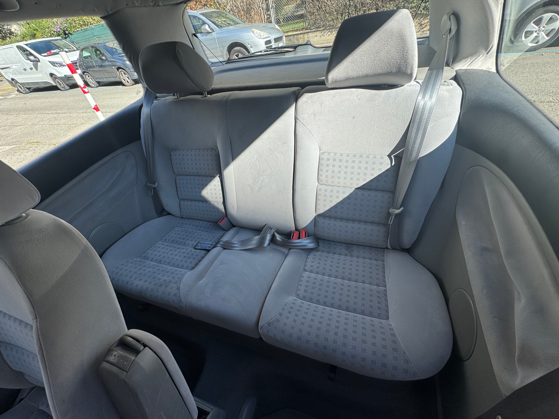 VW Golf 1.6 Comfortline Automatic-image-8