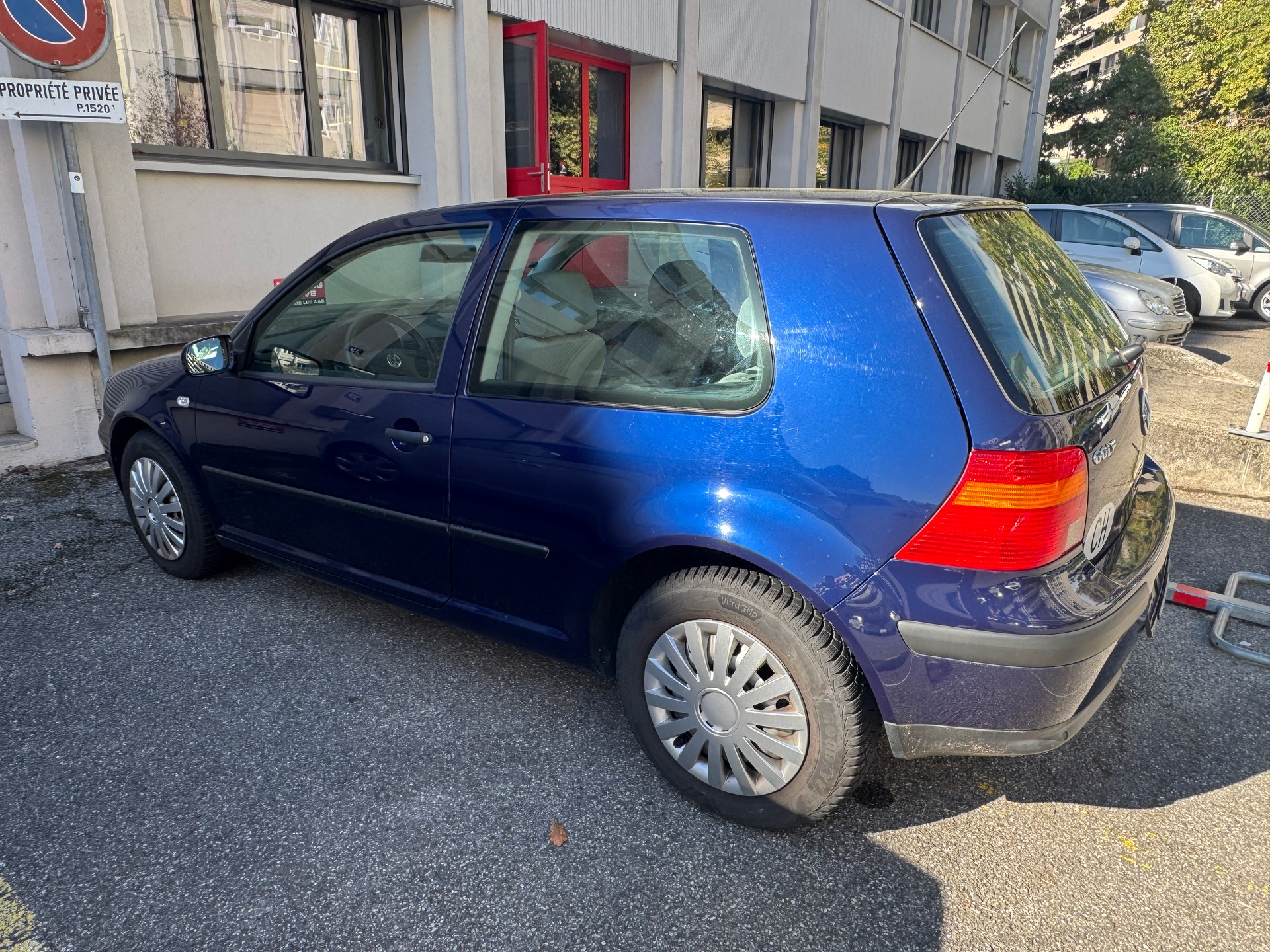 VW Golf 1.6 Comfortline Automatic-image-4