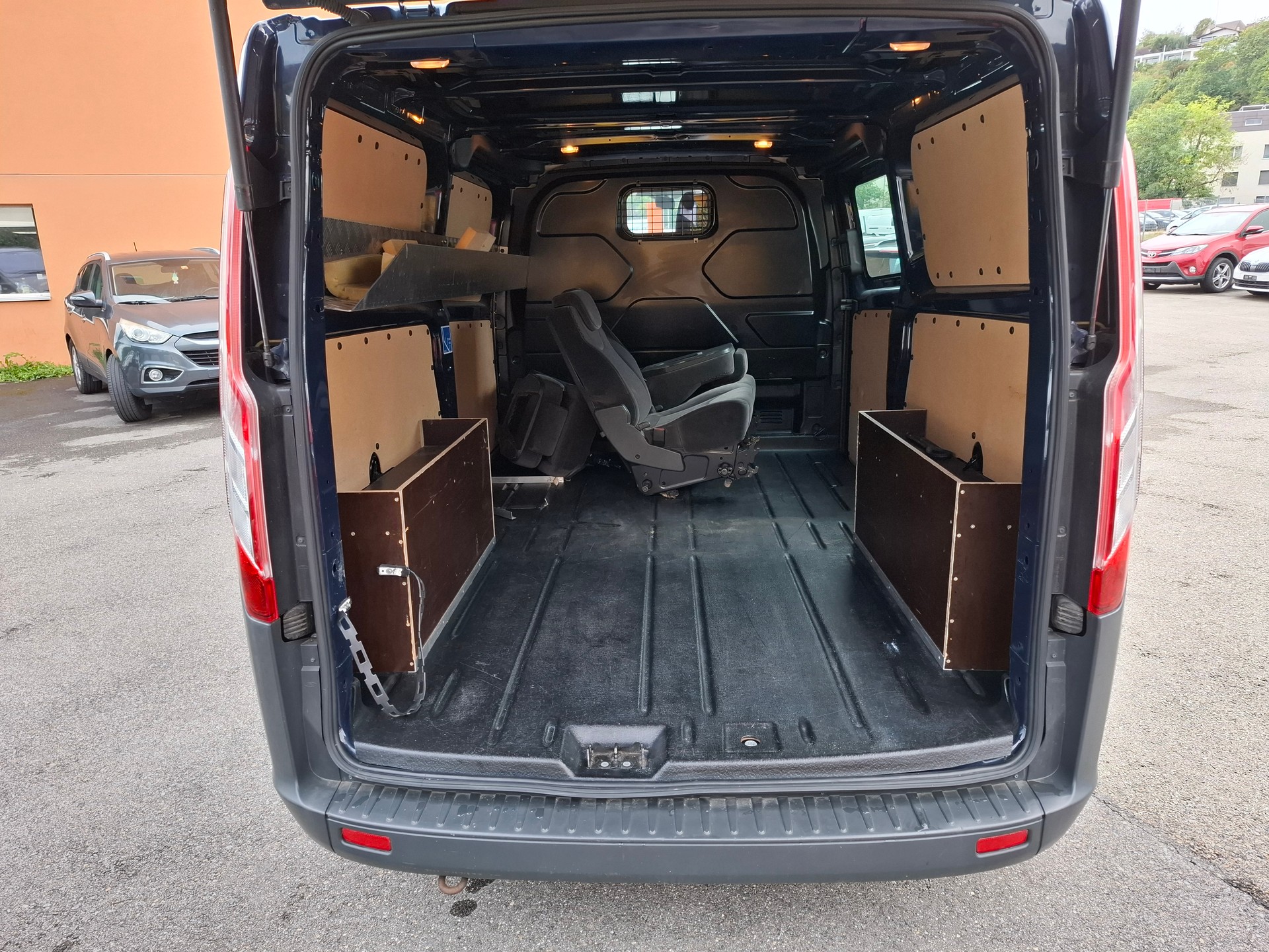FORD Transit Custom Van 290 L2H1 Ambiente-image-10