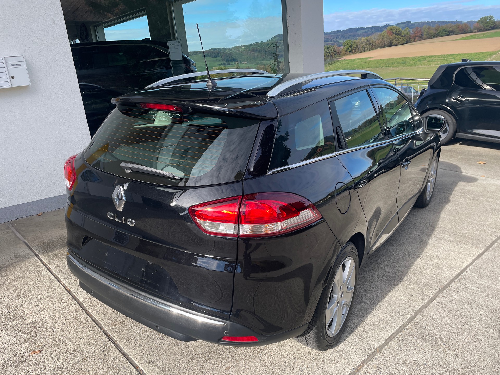 RENAULT Clio Grandtour 1.2 16V T Swiss Edition EDC-image-3