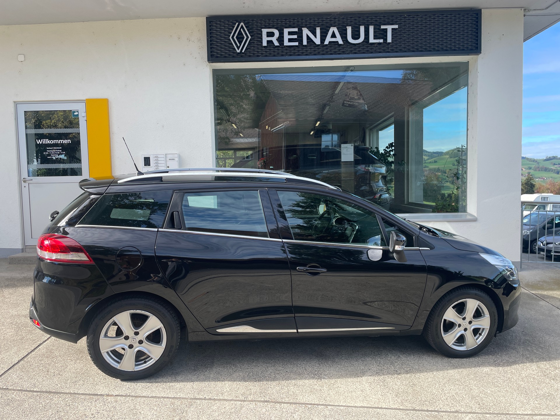 RENAULT Clio Grandtour 1.2 16V T Swiss Edition EDC-image-2