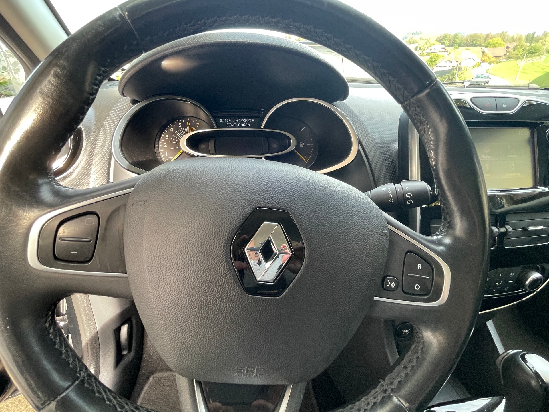 RENAULT Clio Grandtour 1.2 16V T Swiss Edition EDC-image-13