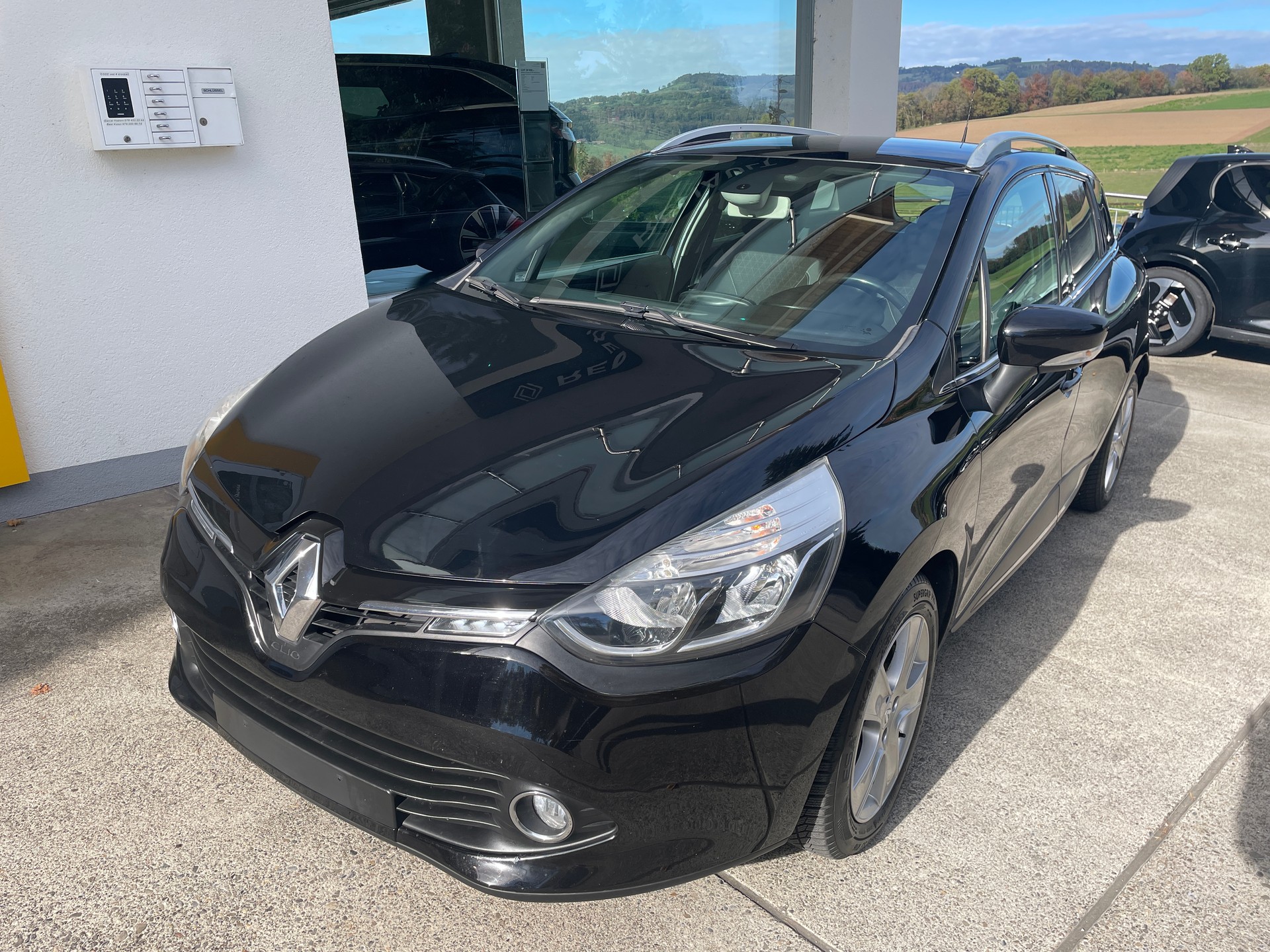 RENAULT Clio Grandtour 1.2 16V T Swiss Edition EDC-image-1