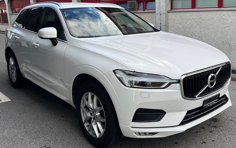 VOLVO XC60 D4 AWD Momentum Geartronic-image-2
