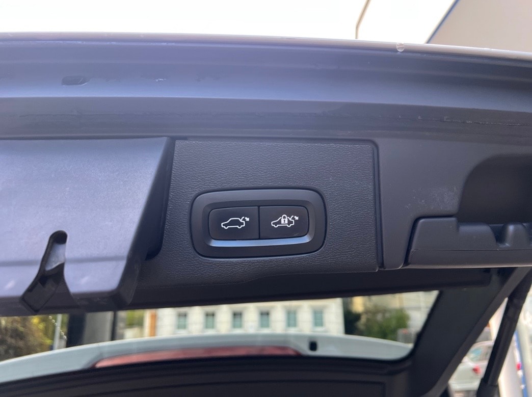 VOLVO XC60 D4 AWD Momentum Geartronic-image-10